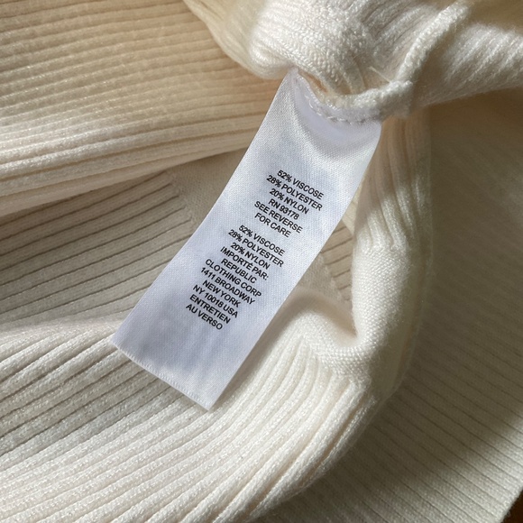 TRUTH Cropped Crew Neck Sweater Women’s Small Pullover Ribbed Boxy Cream - Picture 6 of 11